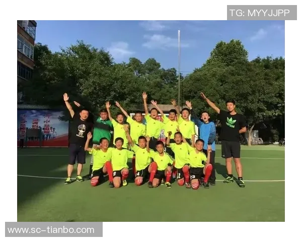 足球万岁cp的激情与梦想在绿茵场上交汇的青春故事 足球万岁cp的激情与梦想在绿茵场上交汇的青春故事